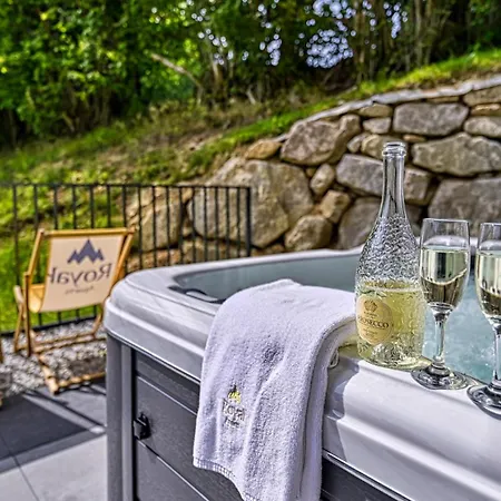 Apartament Z Prywatnym Jacuzzi Orlik Vip Residence - Blisko Wyciagu I Wang By Royal Aparts Karpacz Exterior photo